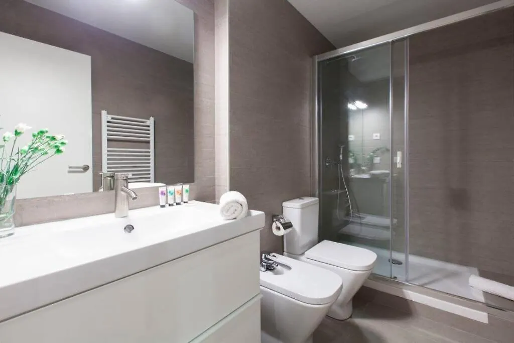 Stylish And Centric 2-Bedroom Apartment In Eixample &Terrace P2 Barcelona 0*,