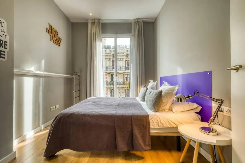 Stylish And Centric 2-Bedroom Apartment In Eixample &Terrace P2 Barcelona Spain